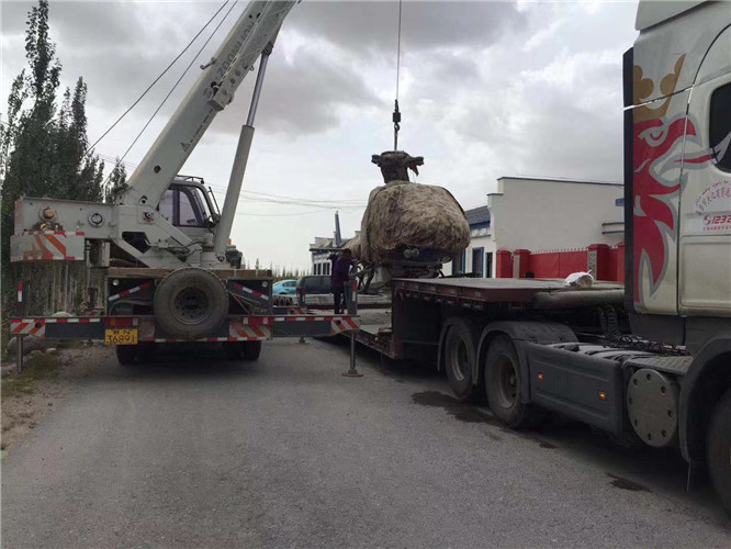 阿勒泰狭窄场地（如小区、车间）适合用哪种吊车？
